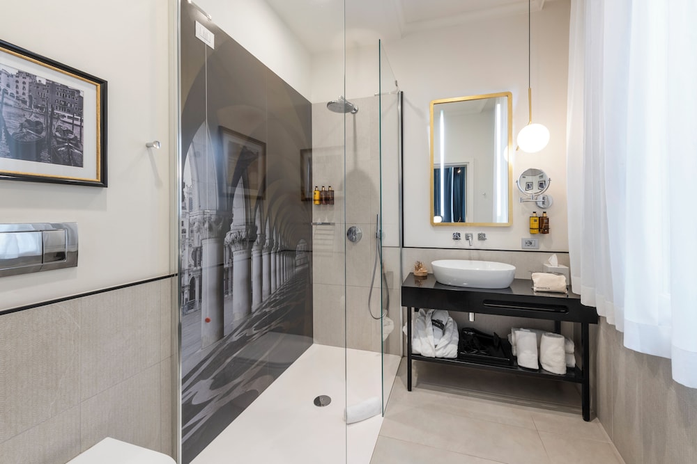 H10 Palazzo Canova 75/75