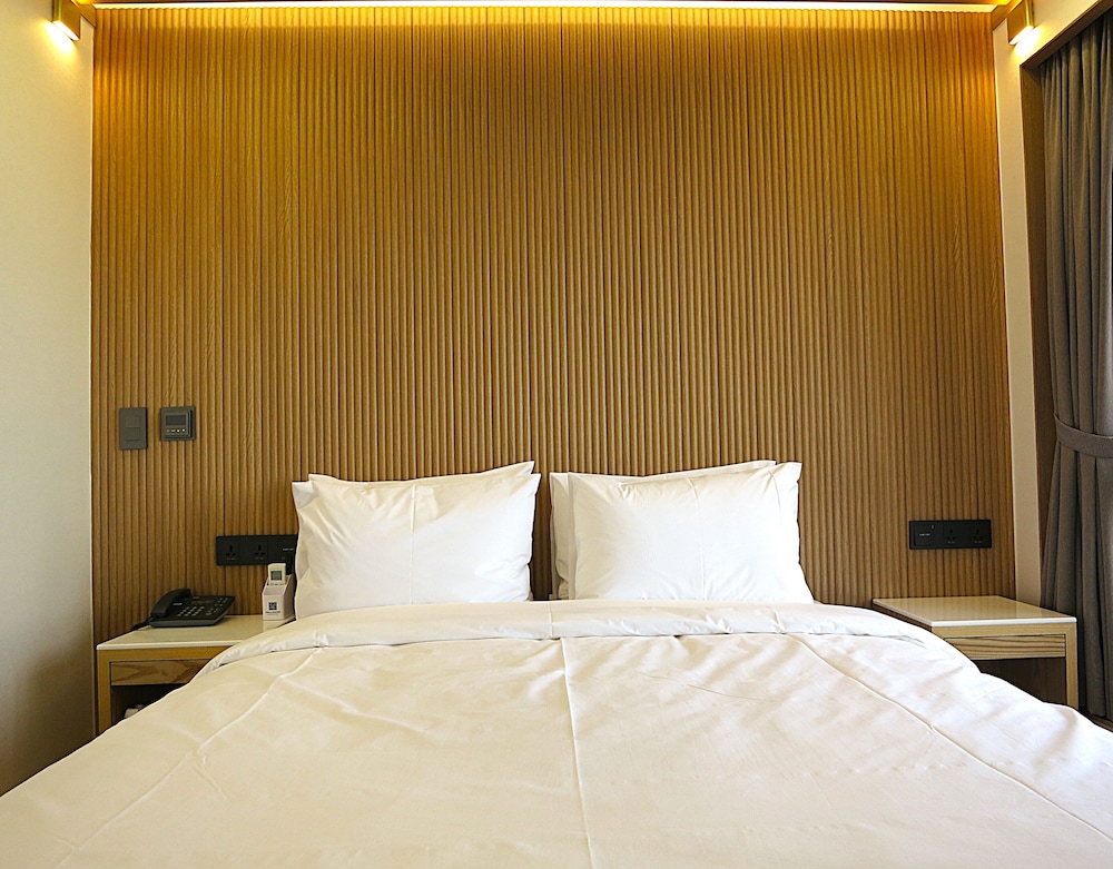 Ocean, Queen Bed