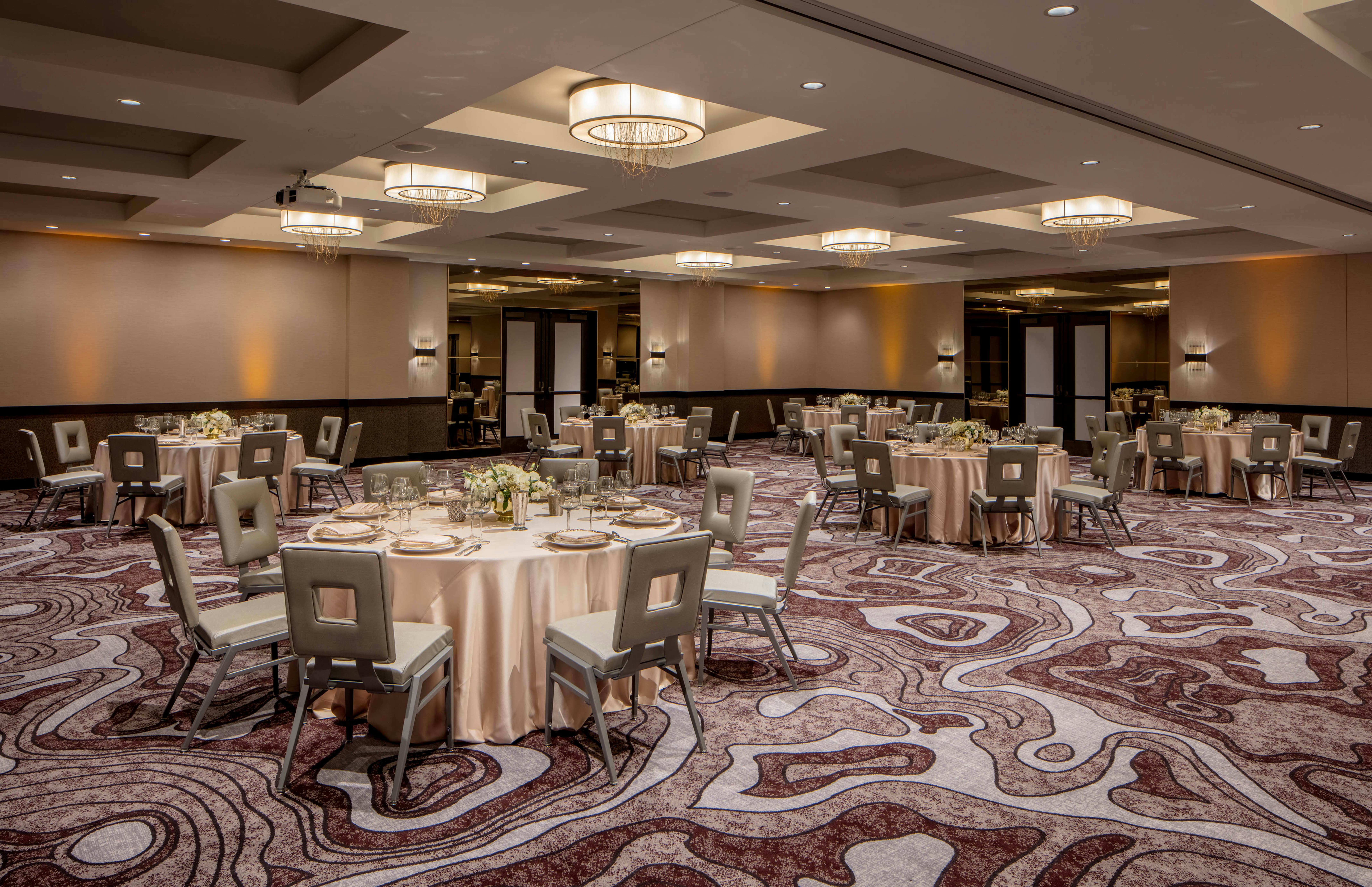 Embassy Suites By Hilton Minneapolis Downtown Hotel 57/62