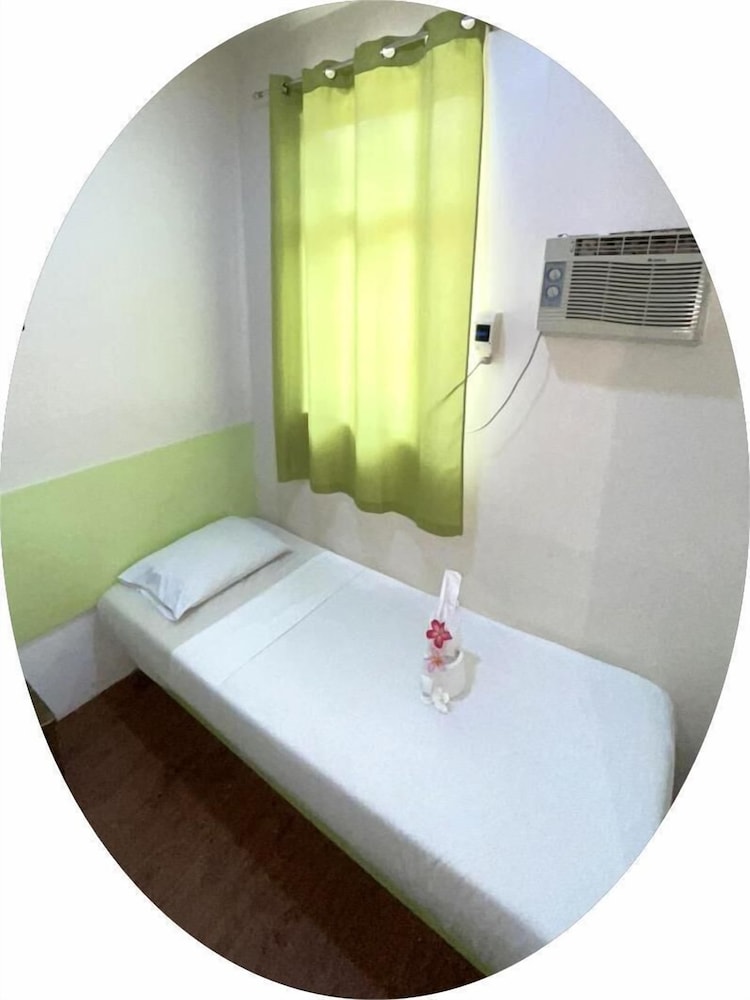 Sulit Budget Hotel 14/24