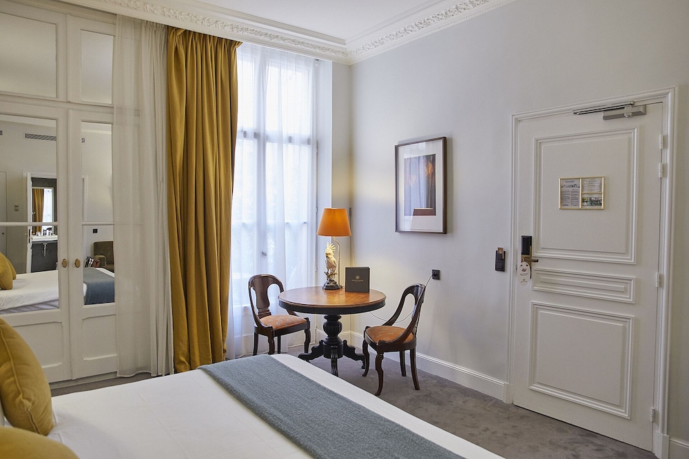 HOTEL DU DANUBE SAINT GERMAIN 68/68