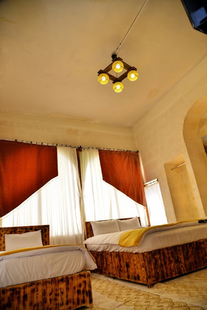 Karagul Otel 12/50