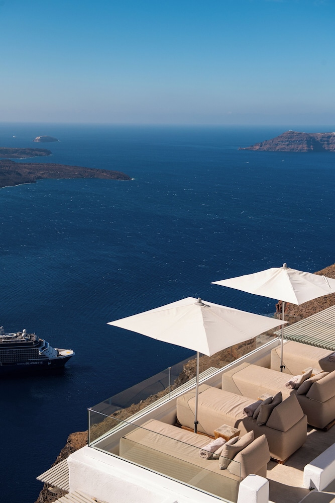 Iconic Santorini 67/73
