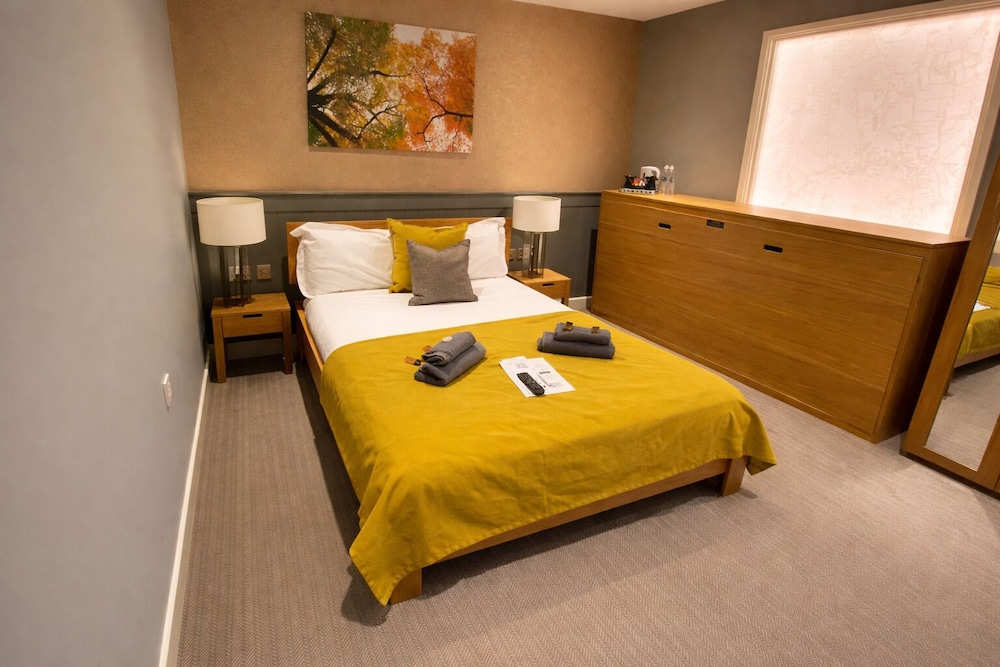 SUPERIOR, DOUBLE BED