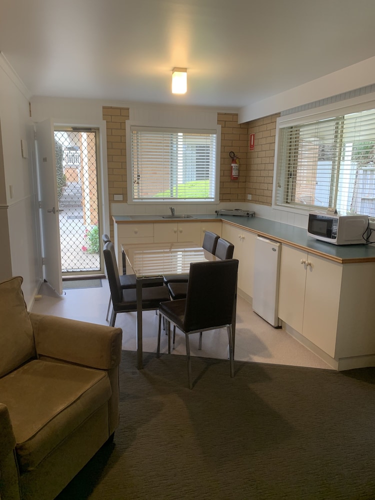 Port Campbell Parkview Motel Apartments 41/64