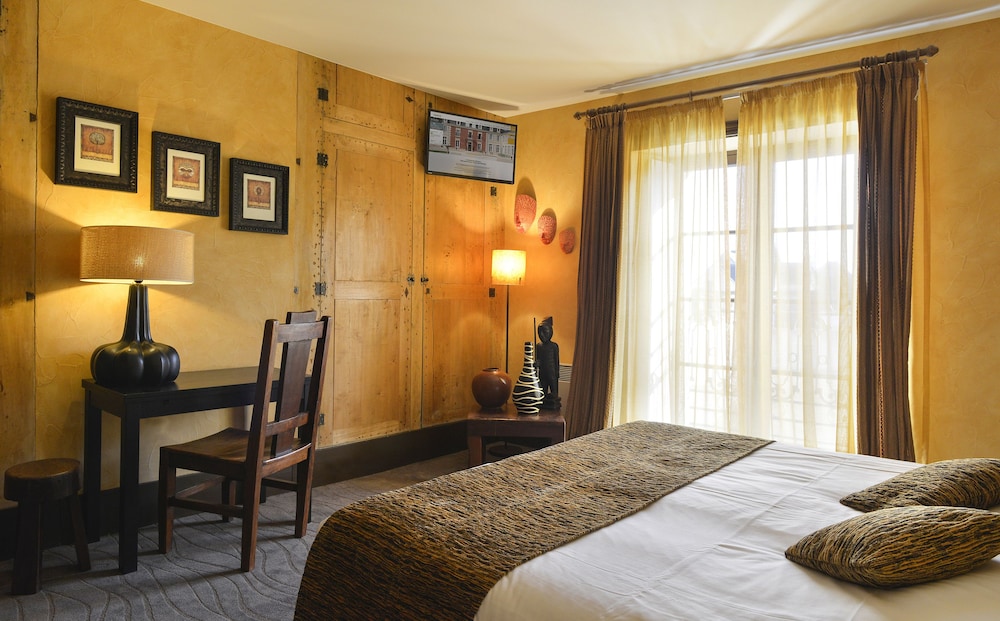 Hotel the Originals Domaine Des Thomeaux 14/50