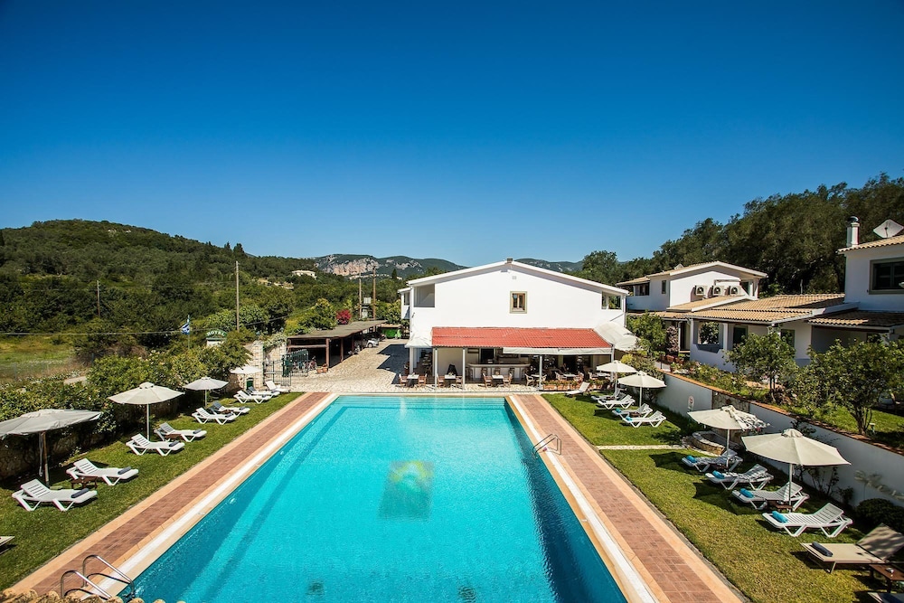 Paradise Inn 28/50