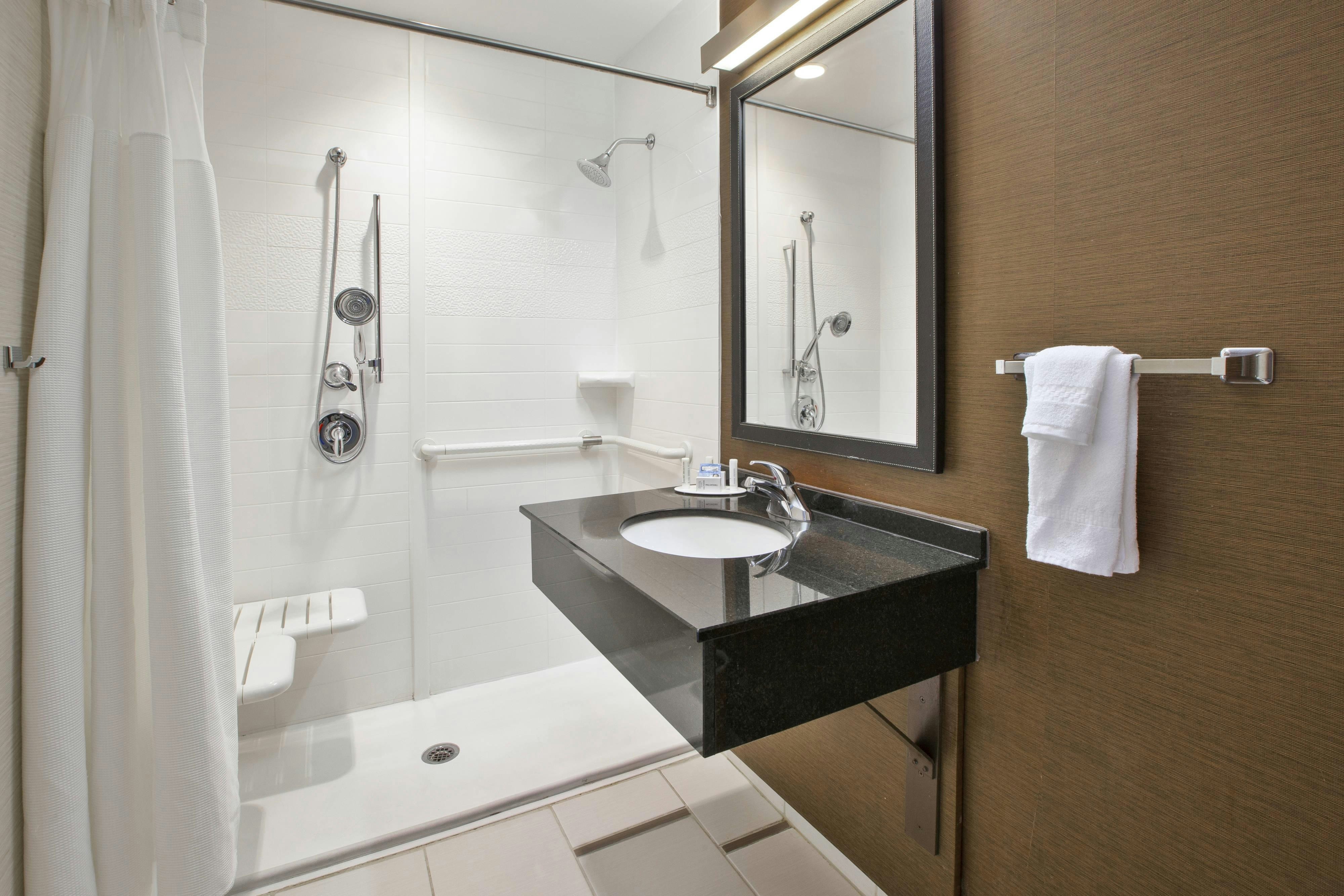 غرفة بسرير كينج، Fairfield Inn Suites Milwaukee Downtown 5/5