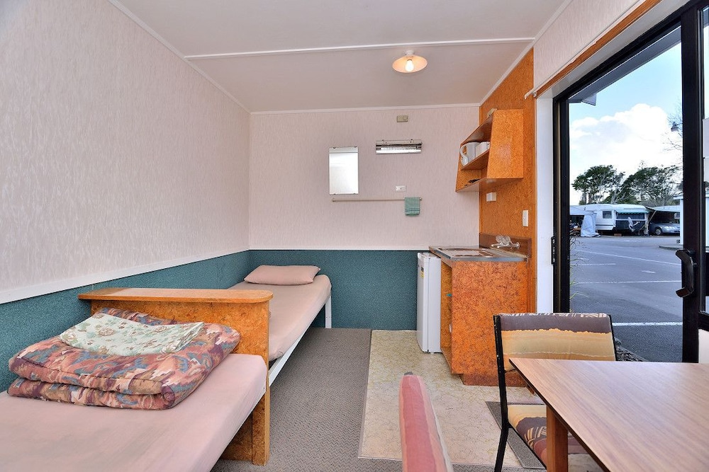 Auckland North Shore Motels & Holiday Park 43/56