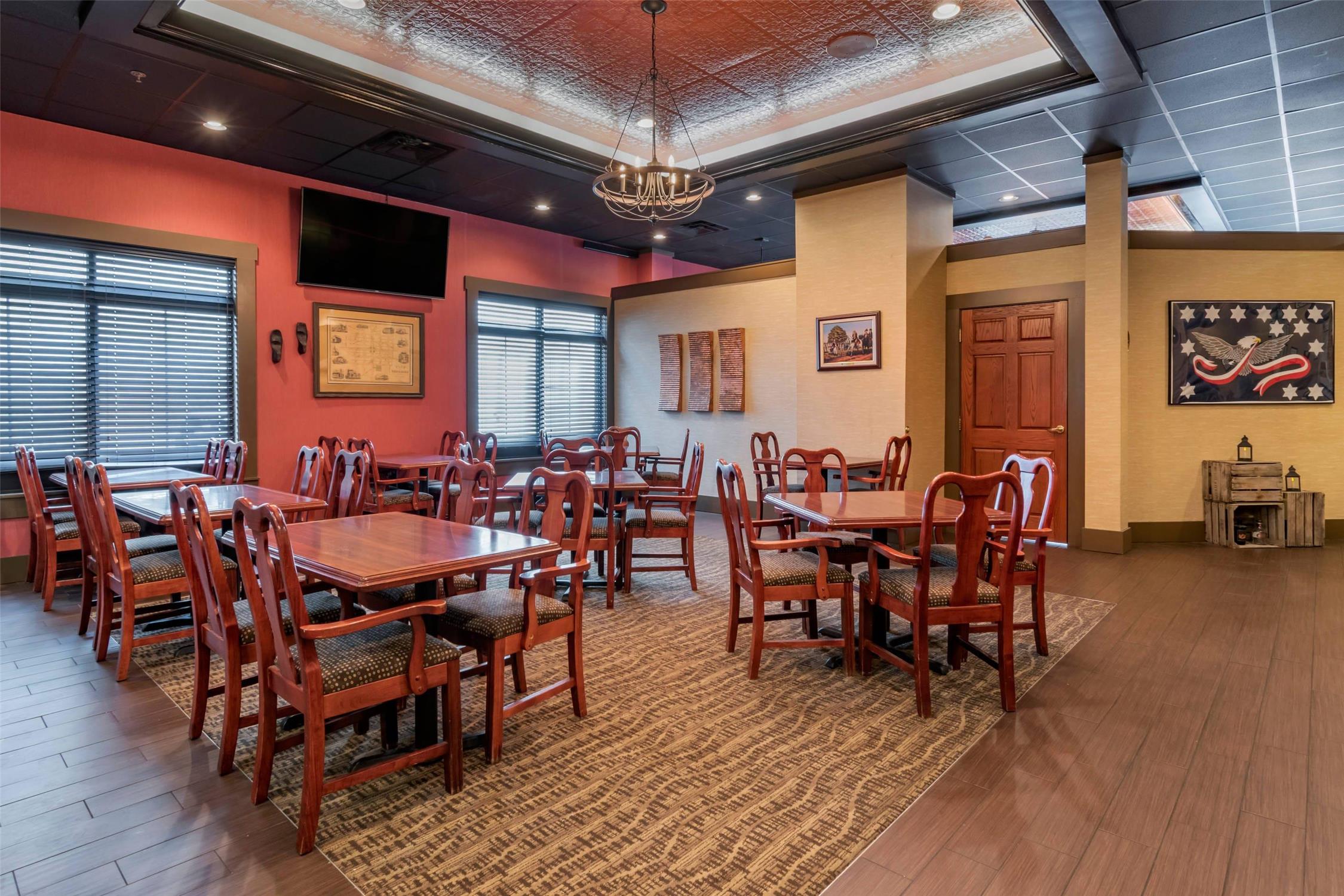 Comfort Suites Downtown Carlisle 20/37