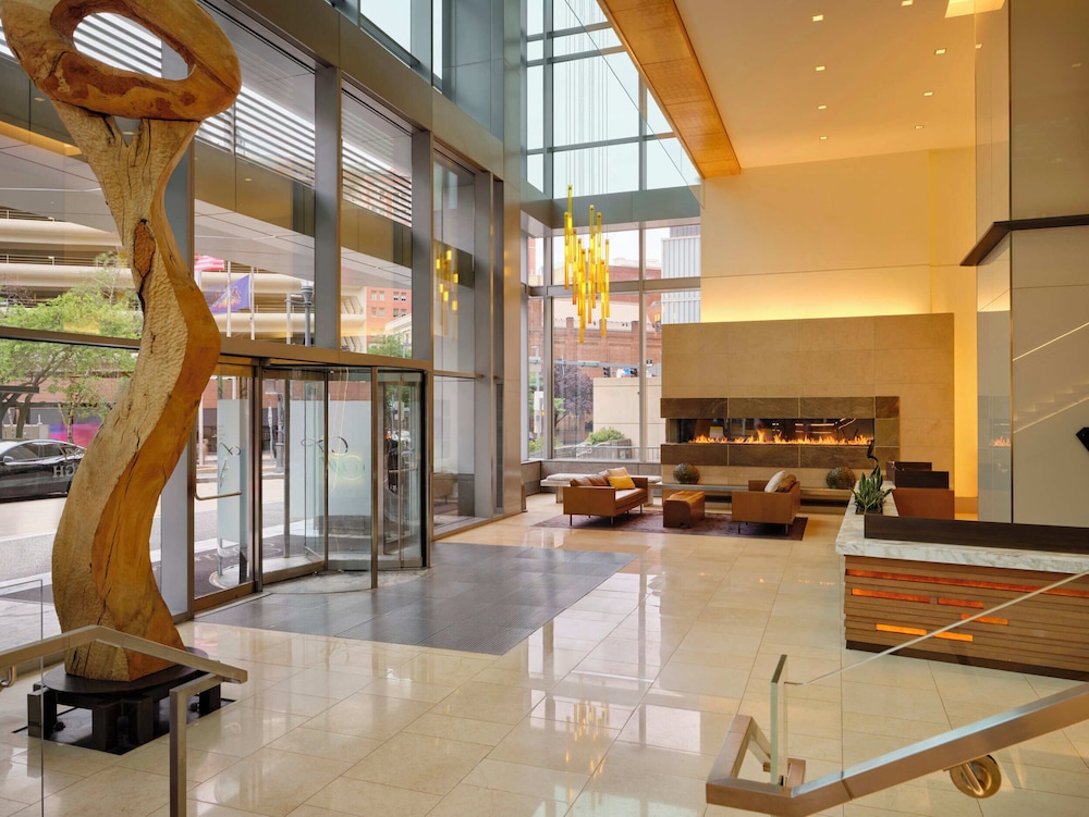 Fairmont Pittsburgh 69/75