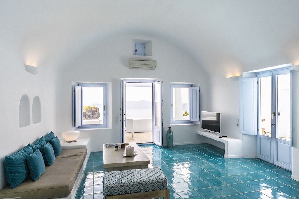 Astra Suites 23/50