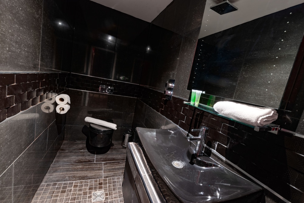 Signature Living Apart Hotel 53/57