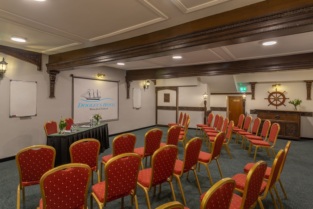 Dooleys Hotel Waterford City 53/57