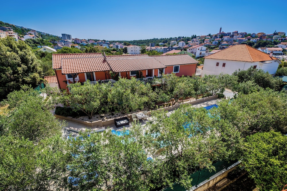 VILLA RUSTICA DALMATIA 40/50