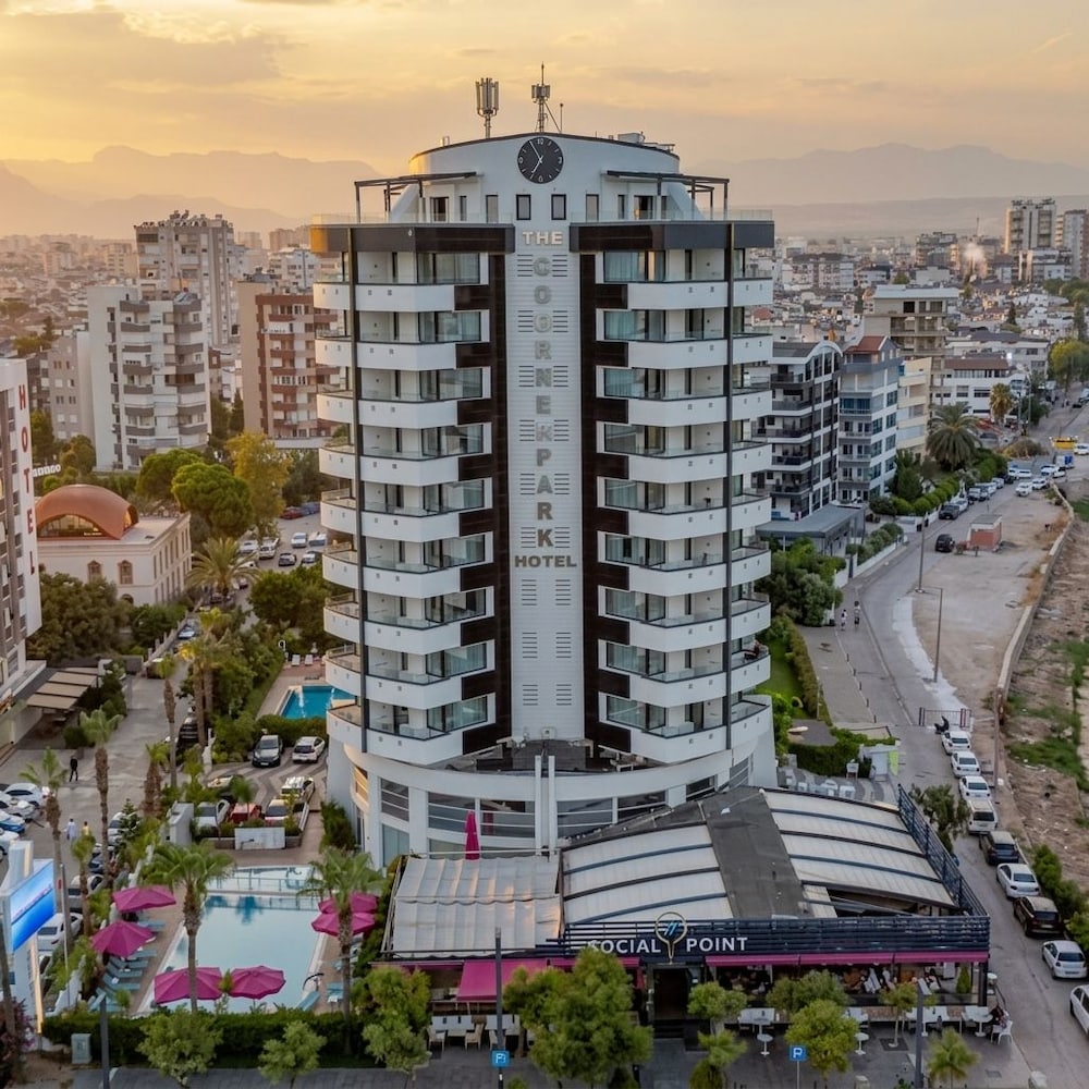 The Corner Park Hotel in KONYAALTI