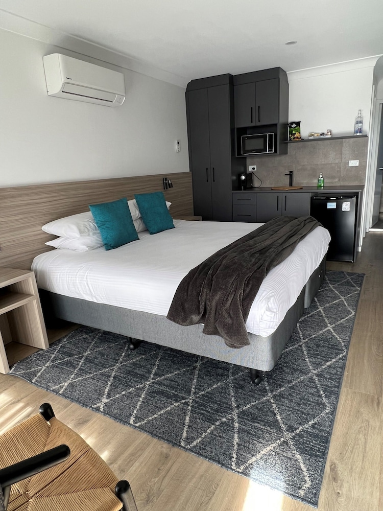 JERVIS BAY MOTEL 22/71