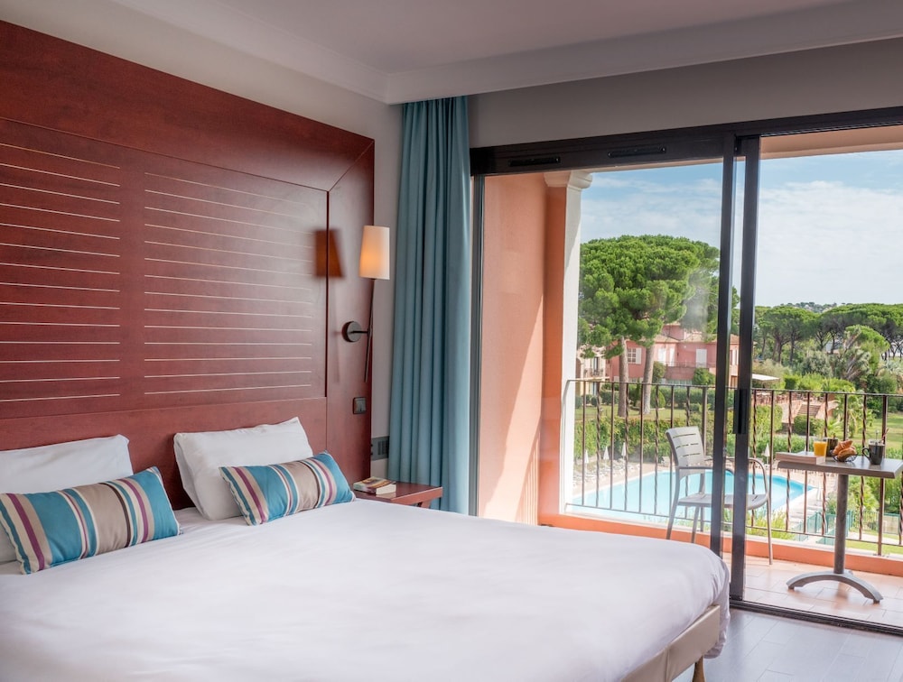 Club, Double Bed, Pool Side