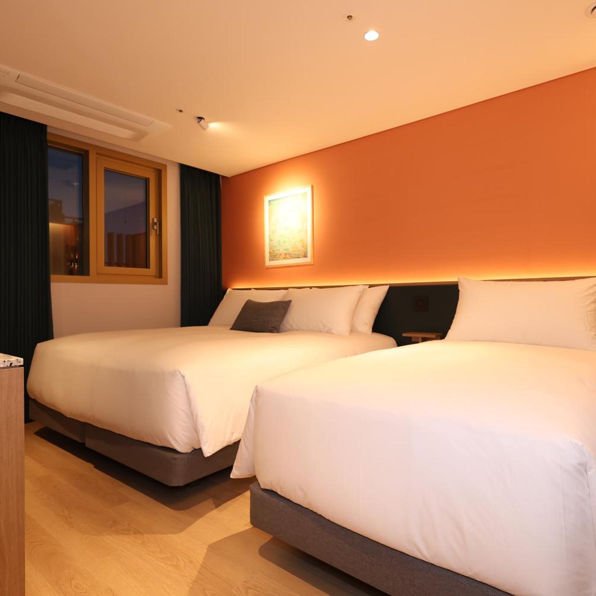 Urban, Family, Single Bed, Terrace, Bathtub