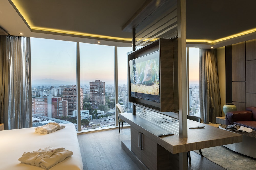 ICON HOTEL 30/58