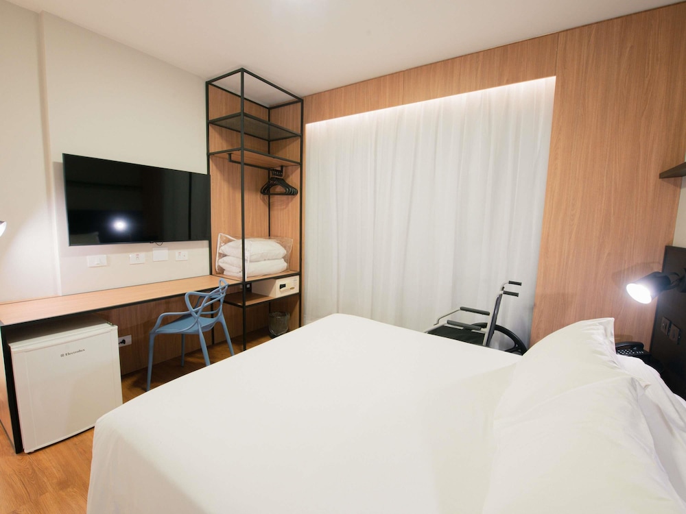 Ibis Curitiba Shopping 68/71
