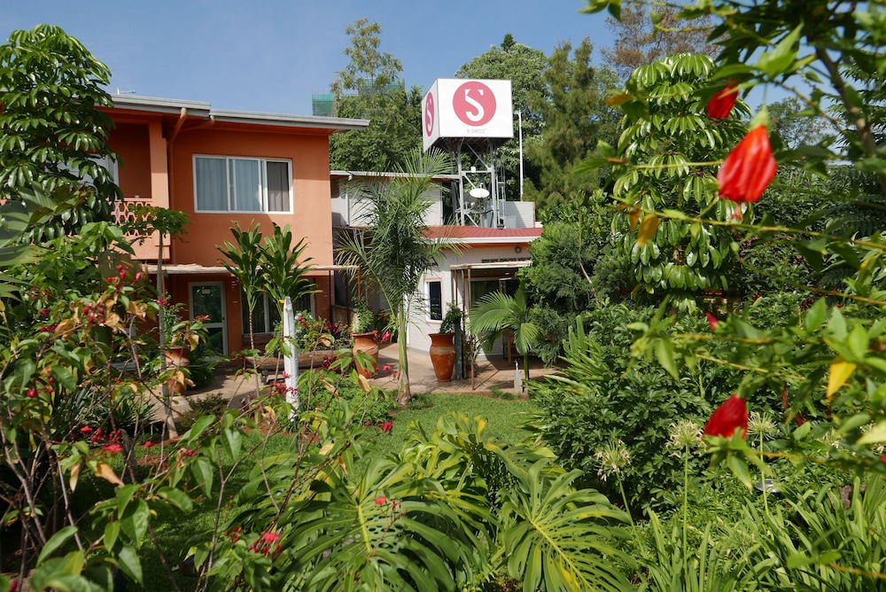 5 Swiss Hotel 29/33