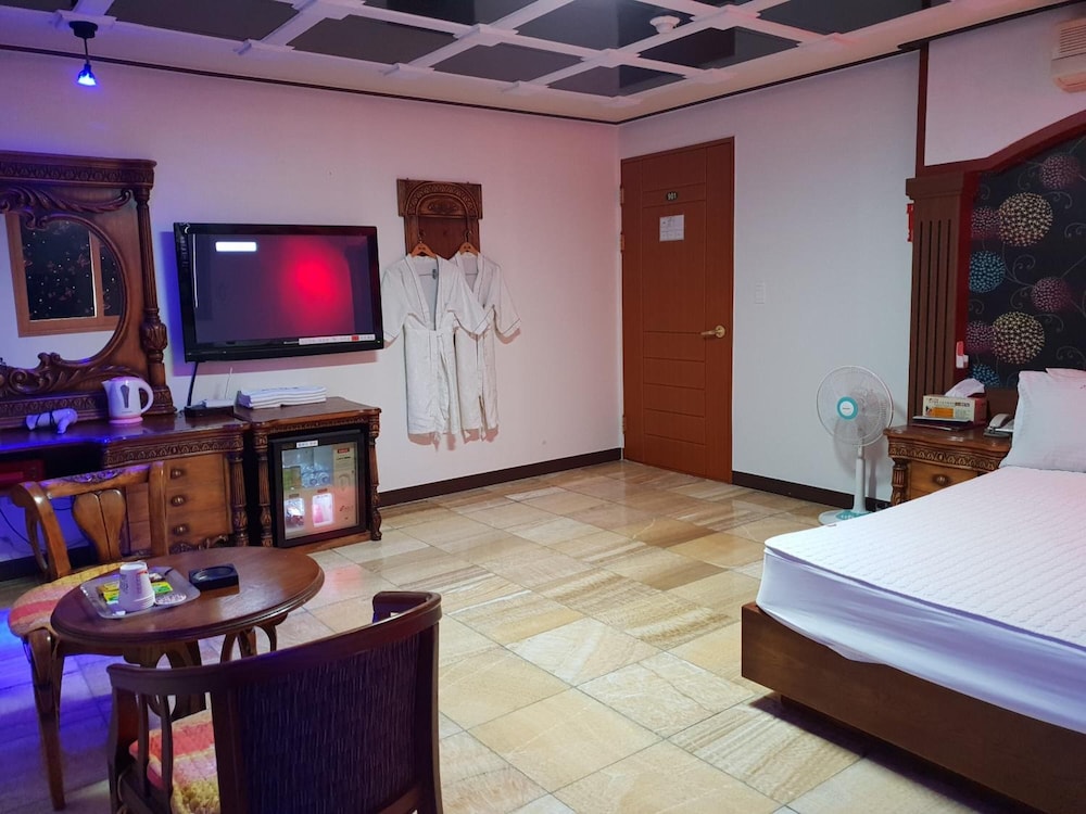 Plus Motel 15/48