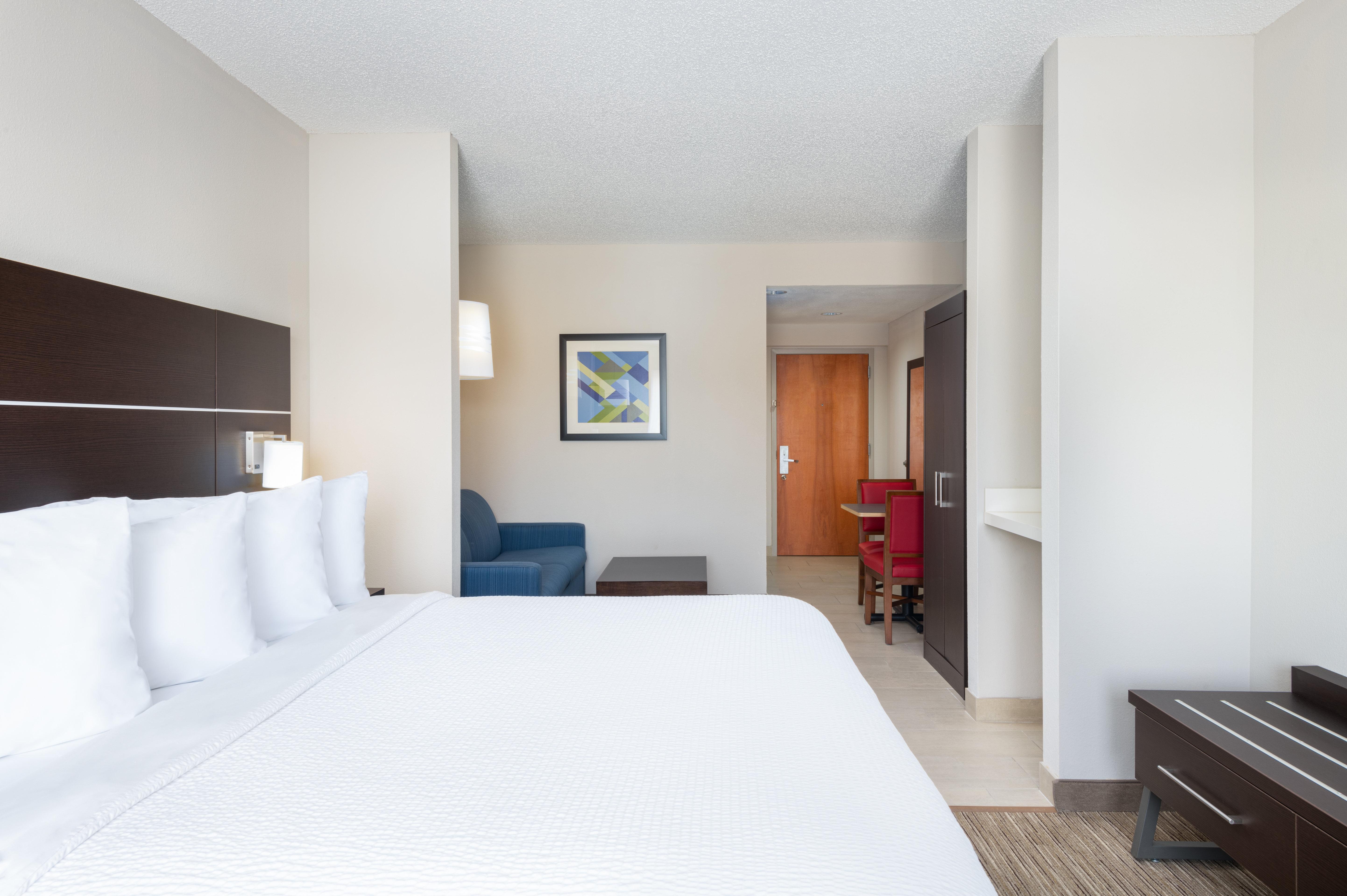 Suite, King Bed, Sofa