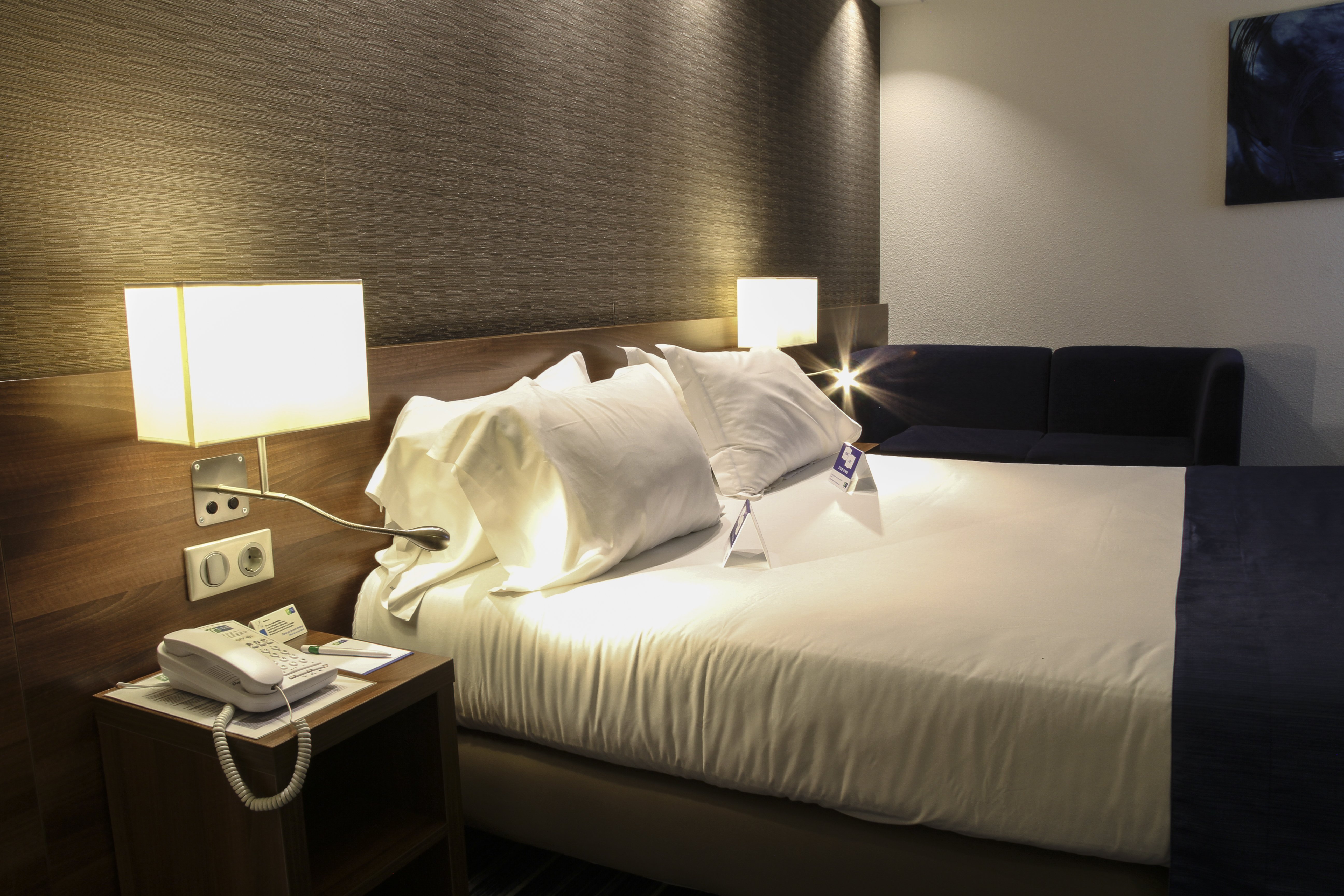 HOLIDAY INN EXPRESS AMIENS 29/73