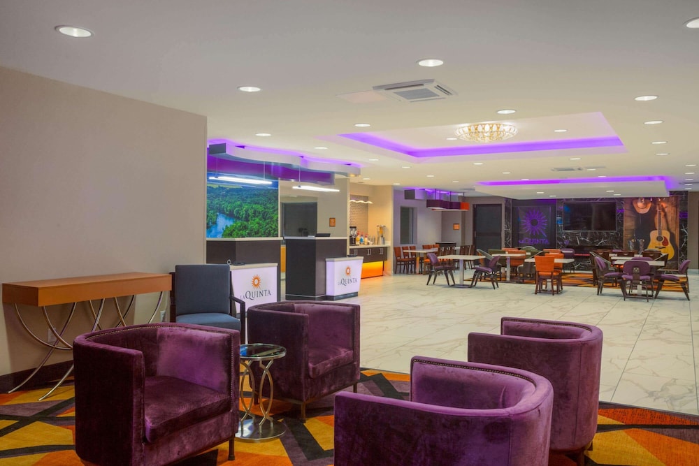 La Quinta Inn & Suites by Wyndham Branson 40/60