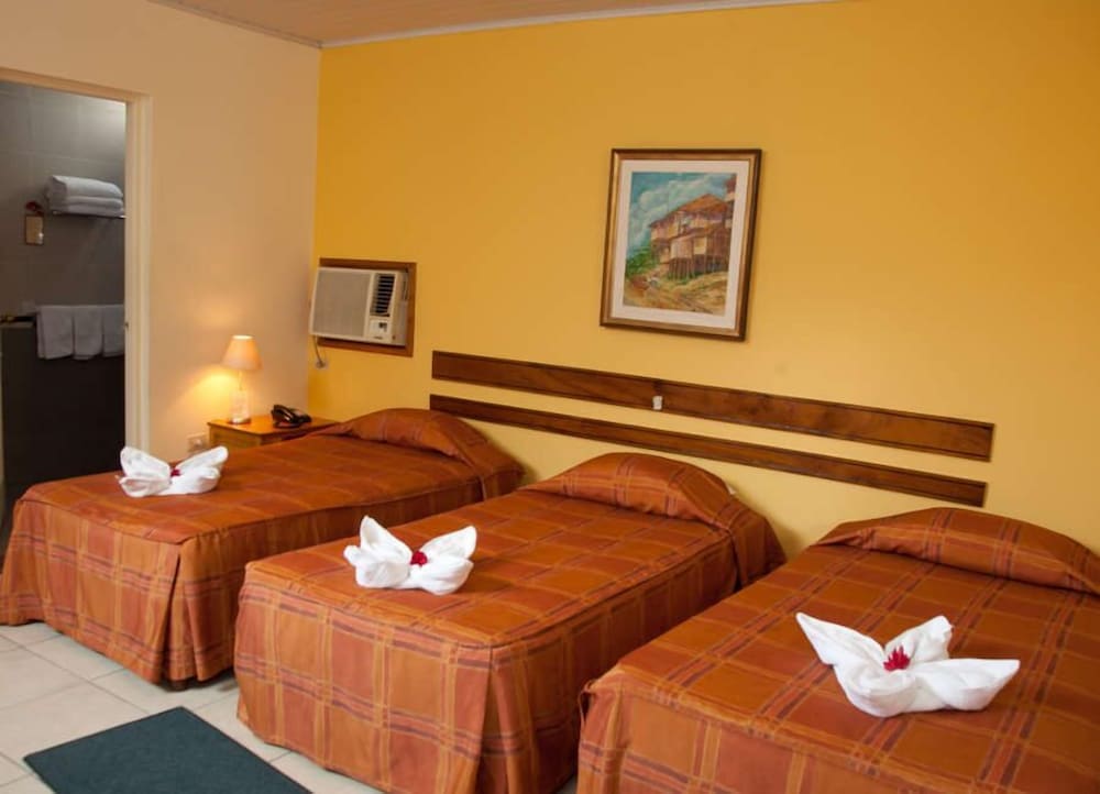 Acosta Hotel 24/55