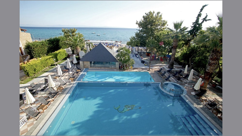 Naias Beach Hotel 39/43