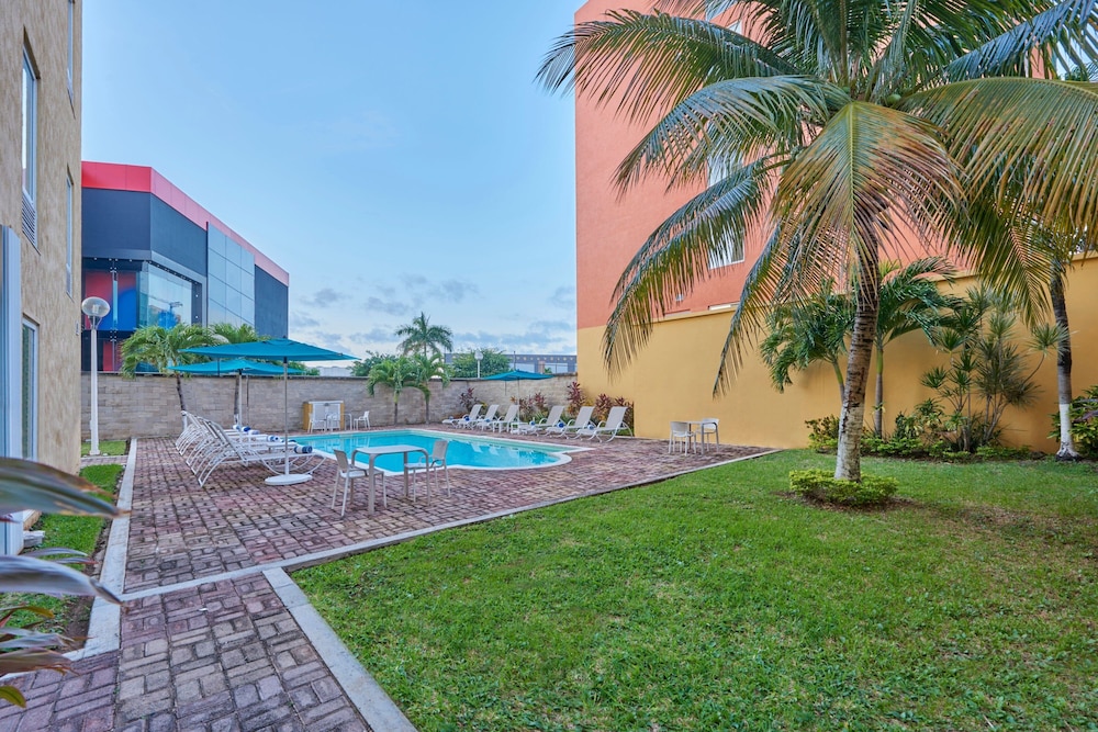 City Express by Marriott Cancun 63/68