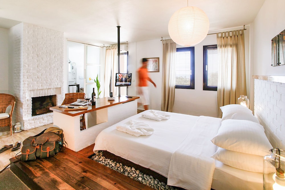 4reasons Hotel And Bistro 10/76