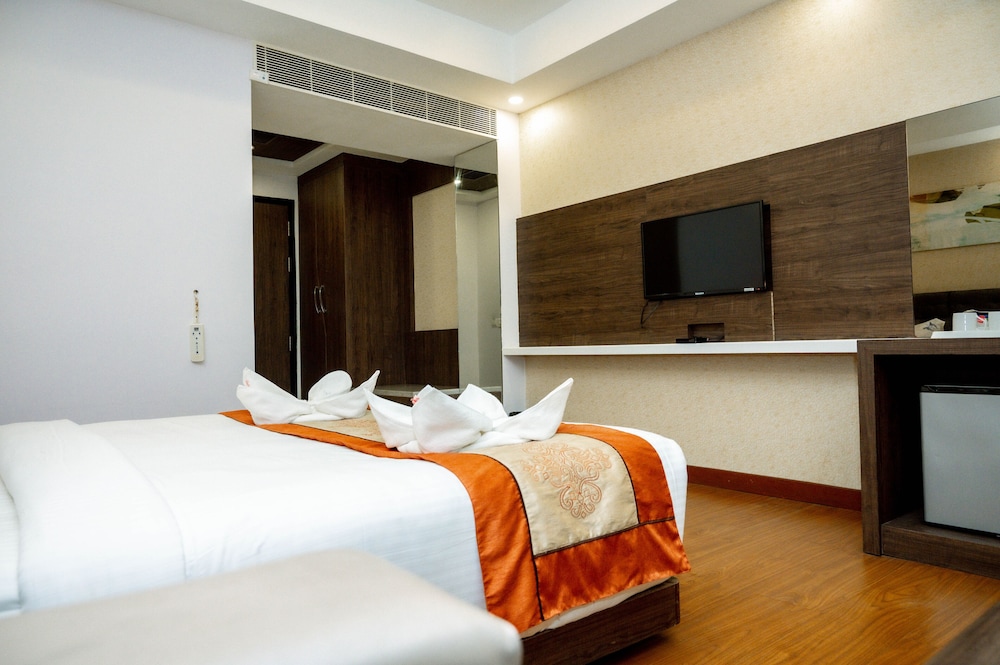 Hotel Mansha Regency 15/50