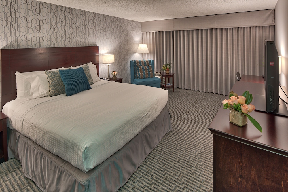 Somerset Inn, WorldHotels Distinctive 9/49