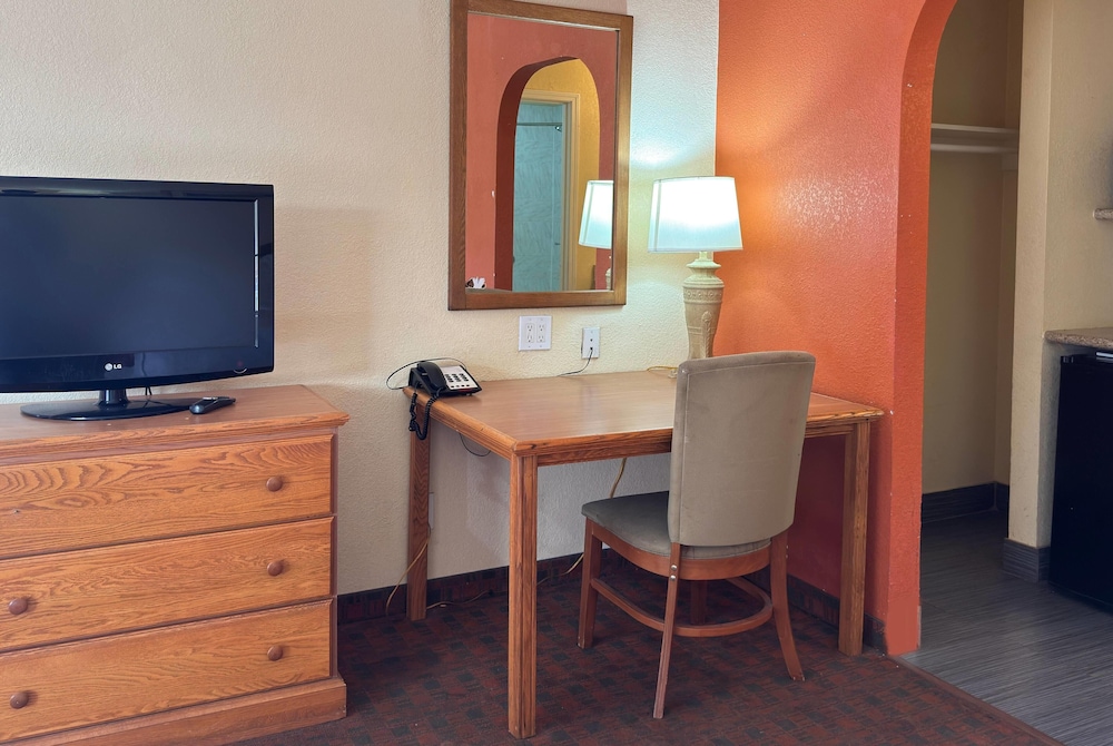Travelodge by Wyndham Lubbock 25/32
