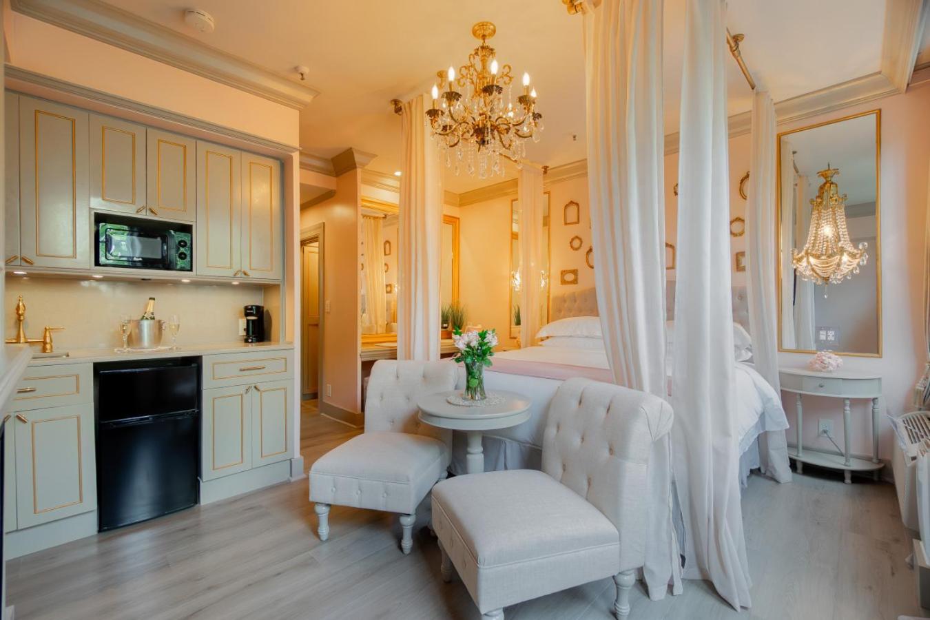 Hemingway Suites at Palm Beach Hotel Island 33/50