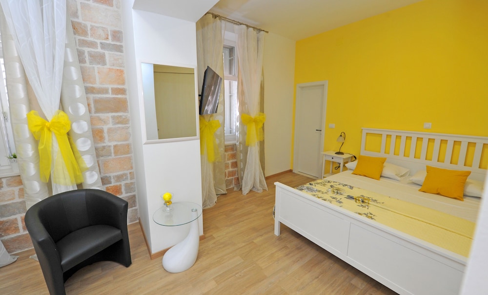 Nirvana Luxury Rooms 82/82