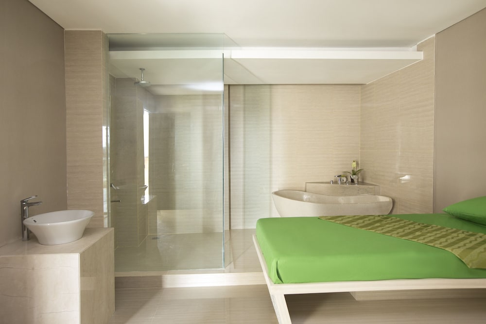 Nemuru Grand Bellevue Radio Dalam 37/39