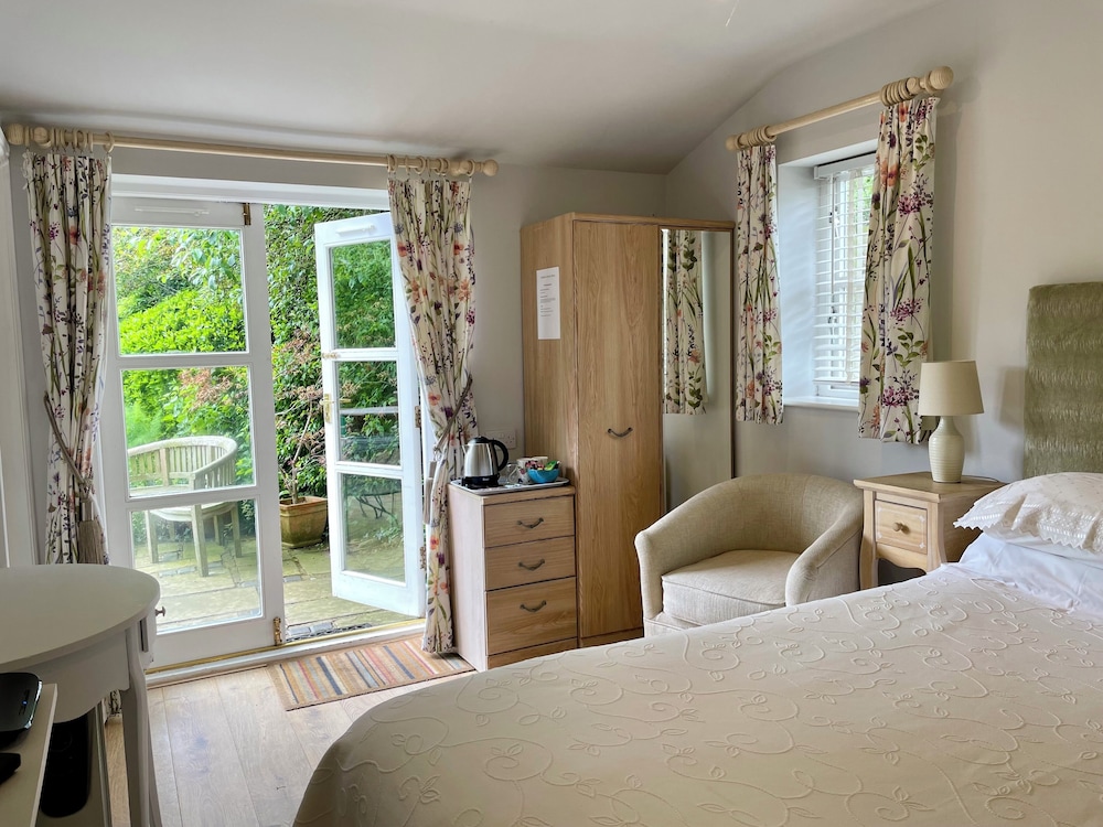 Pickmere Country Guest House 10/50