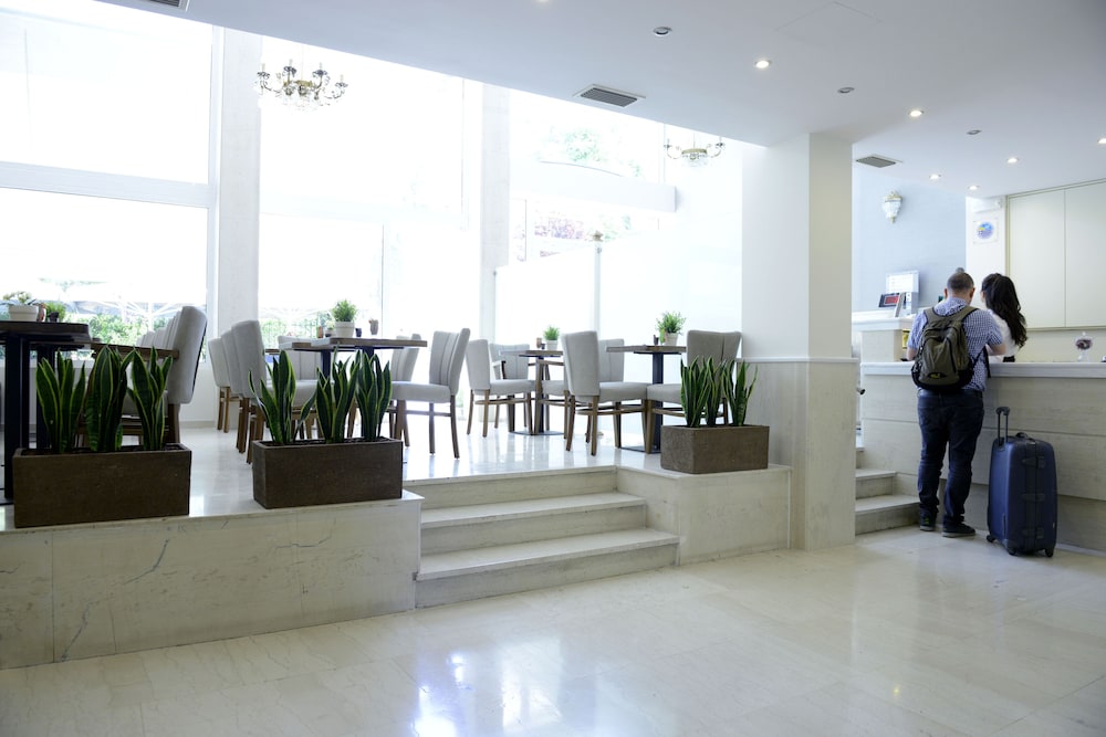 Phidias Hotel 48/69