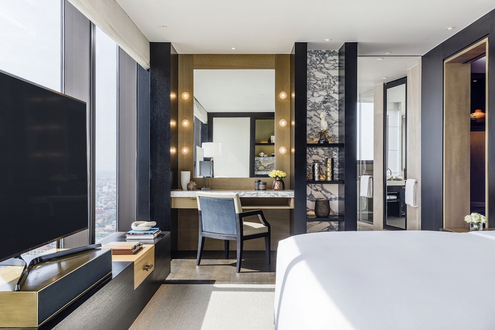 Rosewood Phnom Penh 12/76