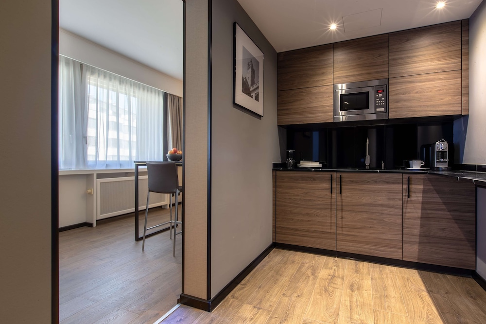 RADISSON BLU HOTEL BASEL 13/74