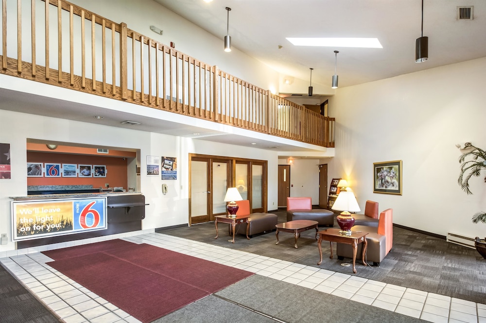 Motel6 Saukville, WI 6/54