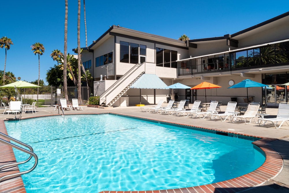 San Clemente Inn 4/100