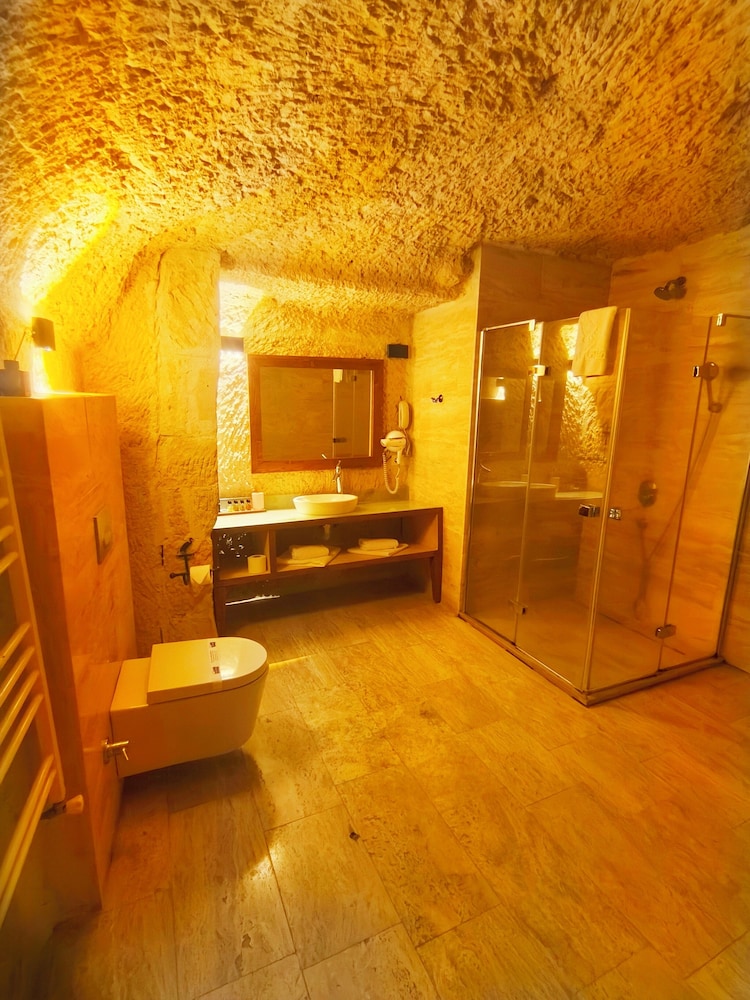 Acropolis Cave Suites 22/50
