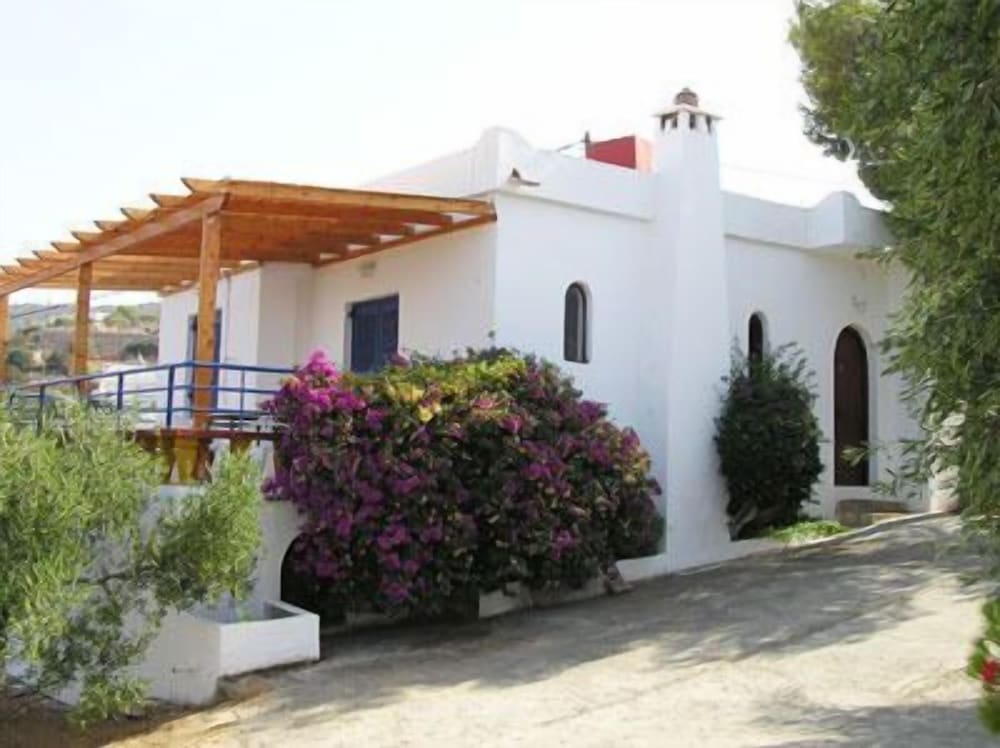 Poppy Villas 2/84