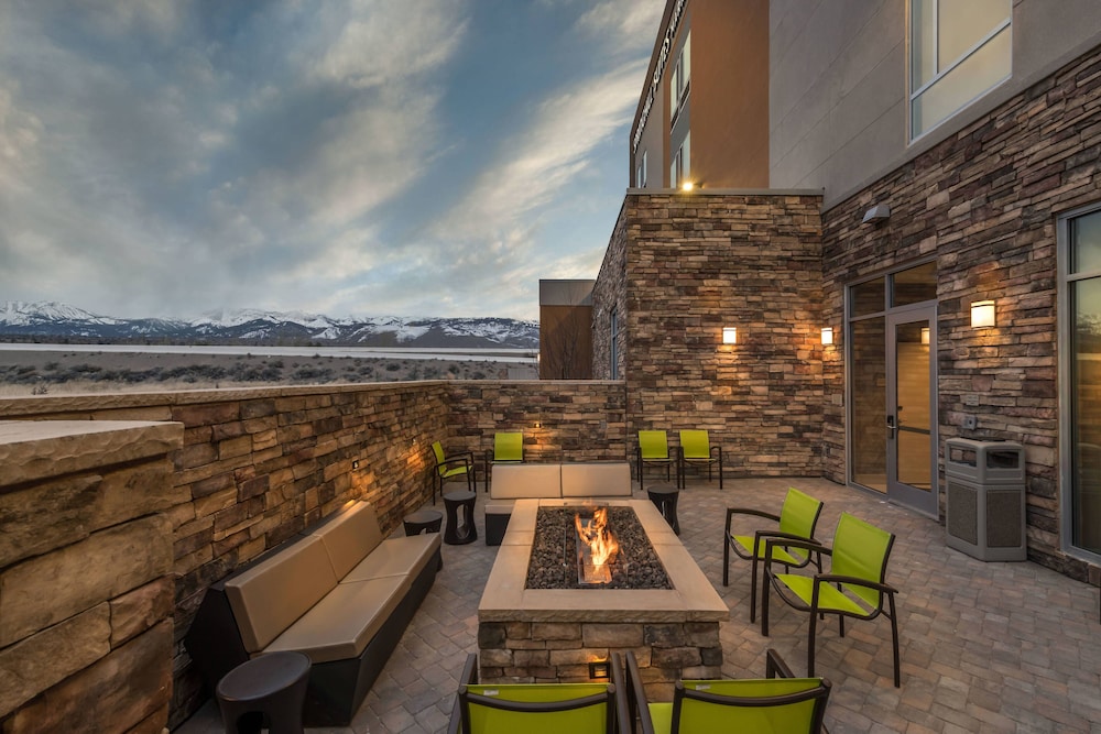Springhill Suites By Marriott Reno 2/23