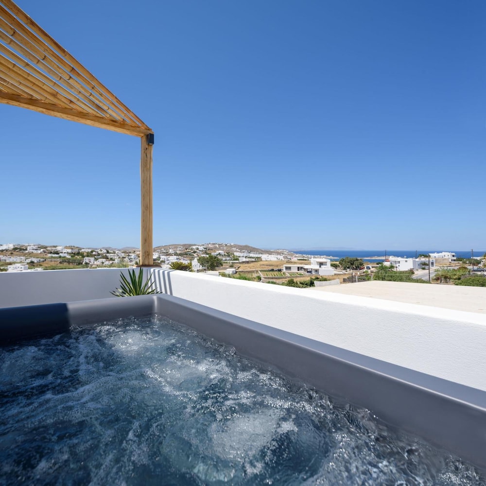 VRACHOS SUITES MYKONOS 42/75